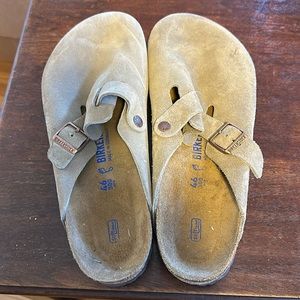 Birkenstock Boston Suede closed toe sandals